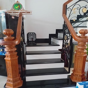 Cầu thang Đá Đen Absolute